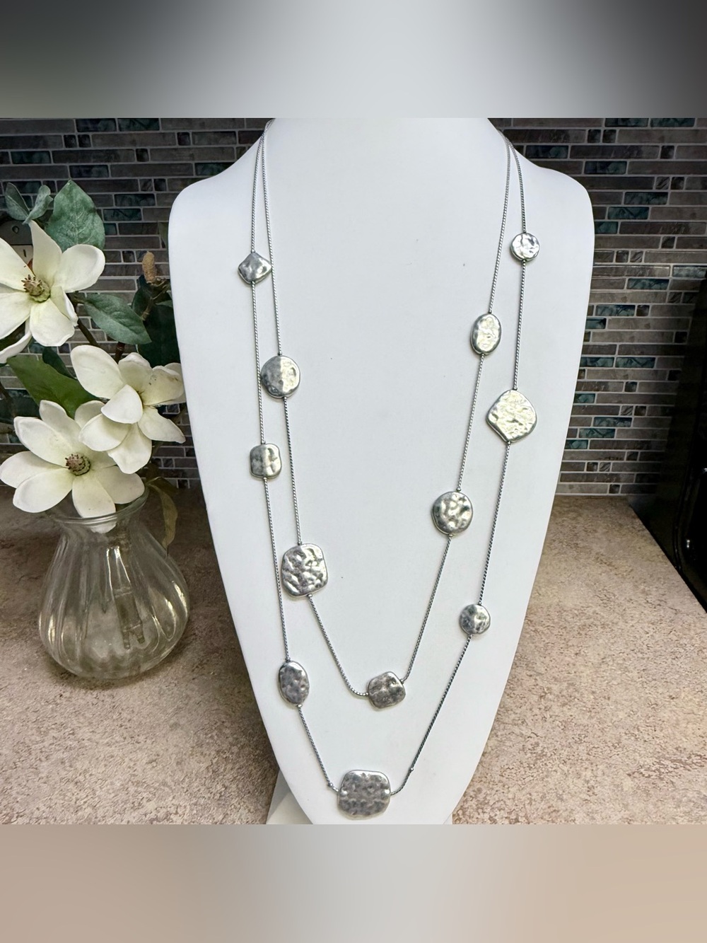 Chicos Long Silver Tone Layered Station Necklace Hammered Geometric Discs Boho - Picture 1 of 4